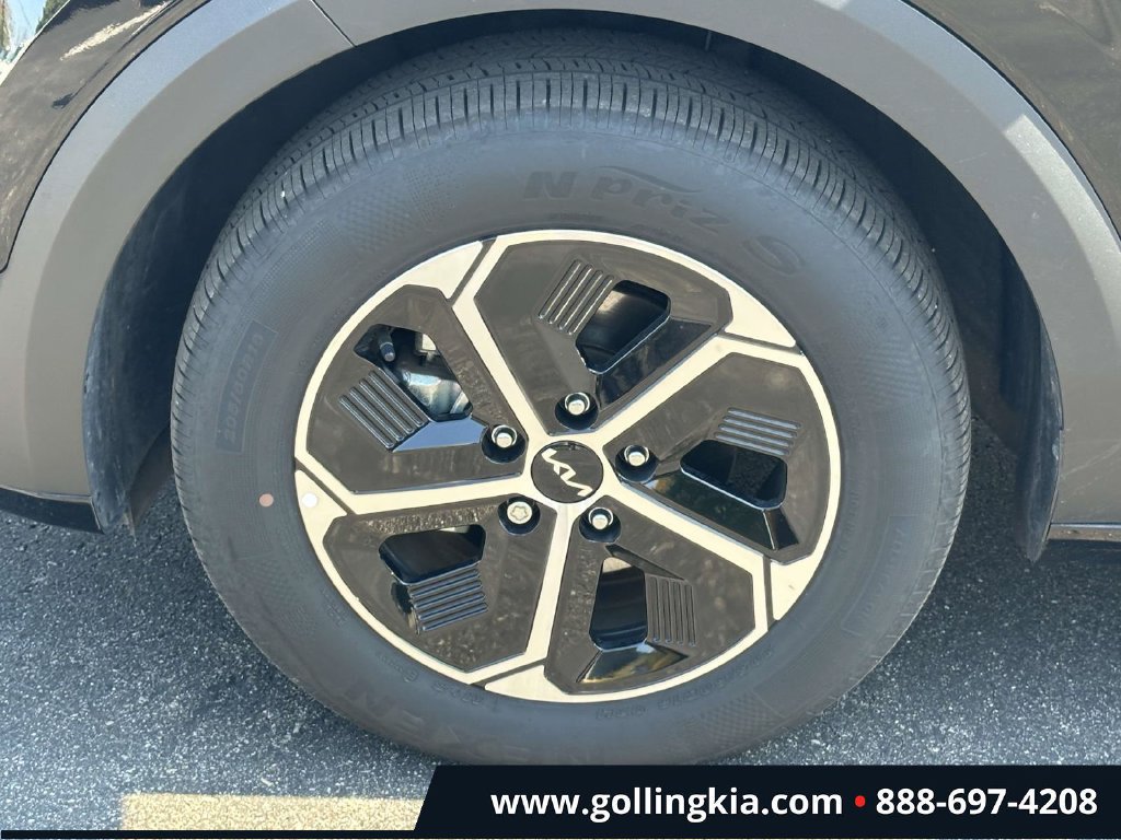 Certified 2025 Kia Niro EX FWD image 7