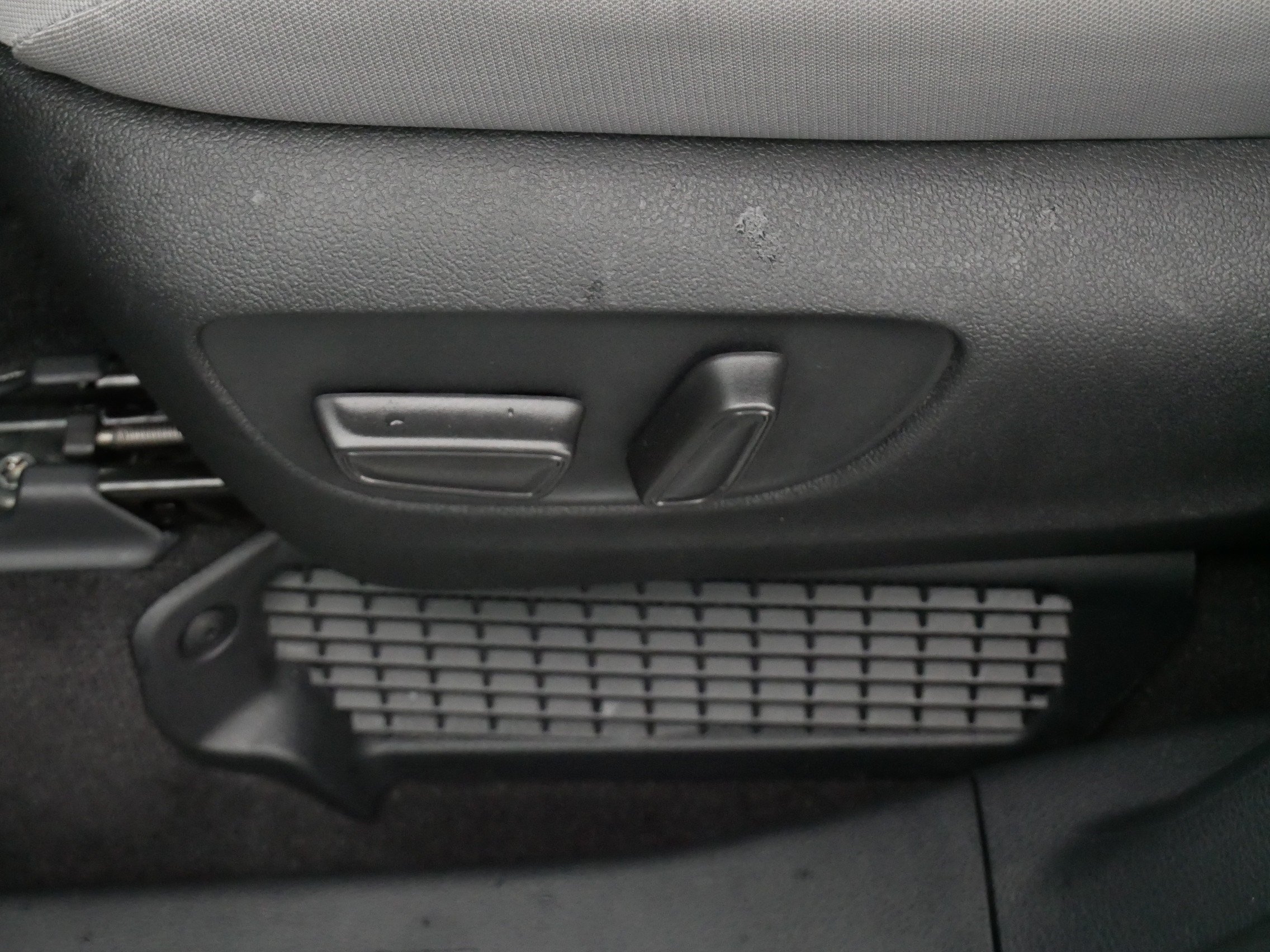 Certified 2025 Toyota Sienna LE FWD image 20