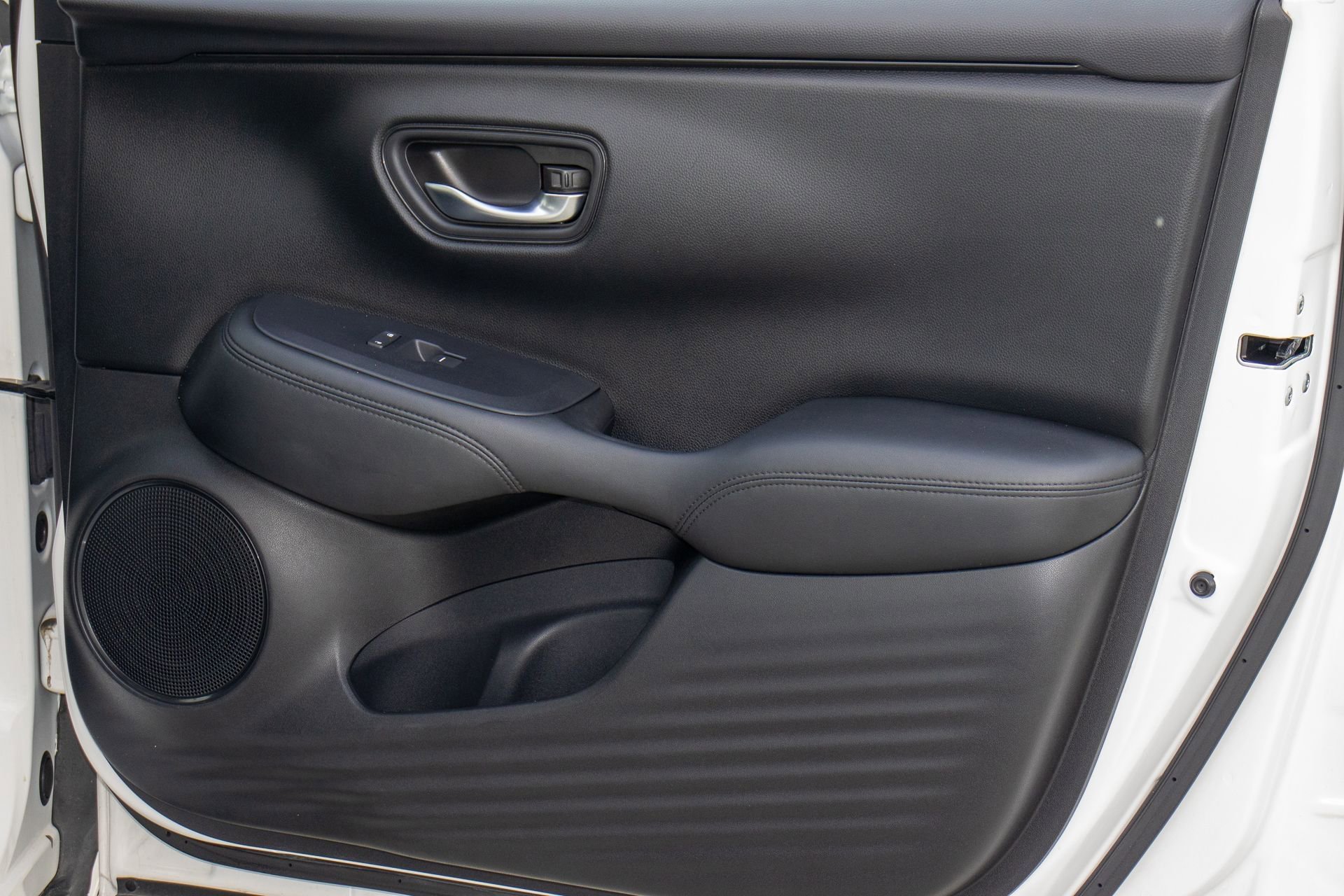 Certified 2024 Honda HR-V LX image 9