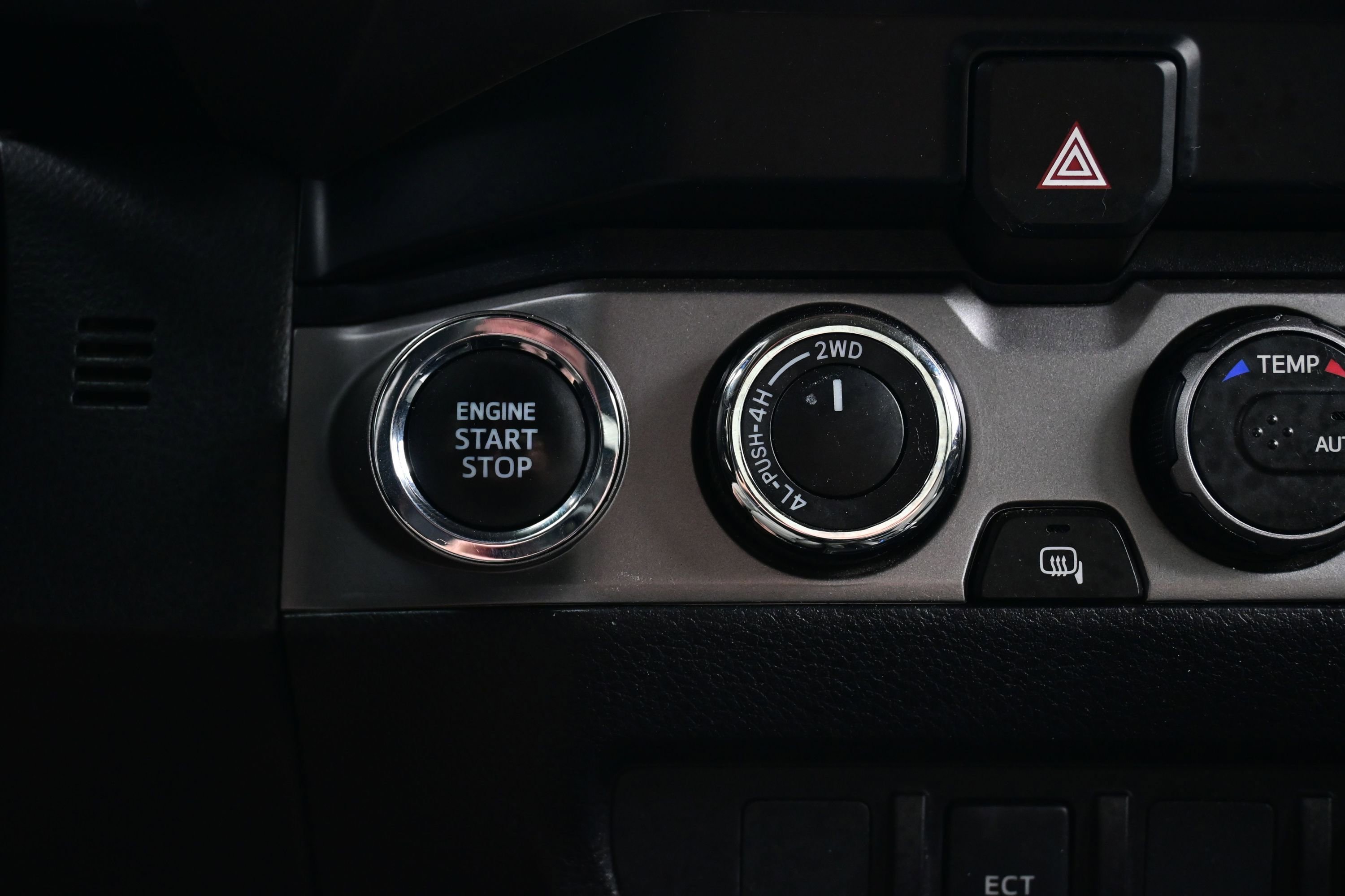 Used 2023 Toyota Tacoma SR5 AWD/4WD image 22