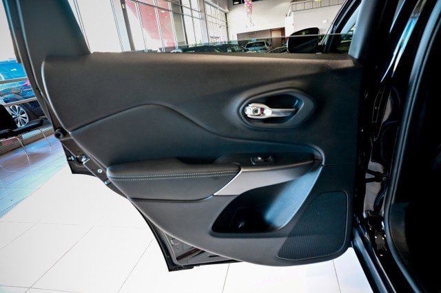 Used 2022 Jeep Cherokee Limited w/ Mopar Interior Package image 20