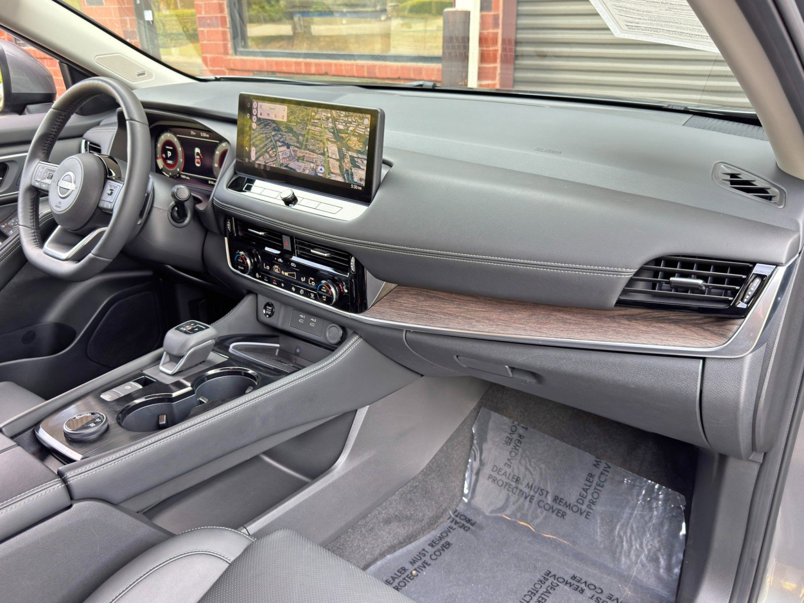 Used 2024 Nissan Rogue Platinum w/ Platinum Premium Package AWD/4WD image 15