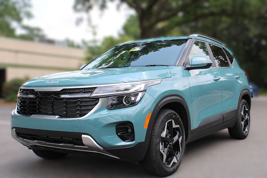 New 2026 Kia Seltos EX FWD image 3