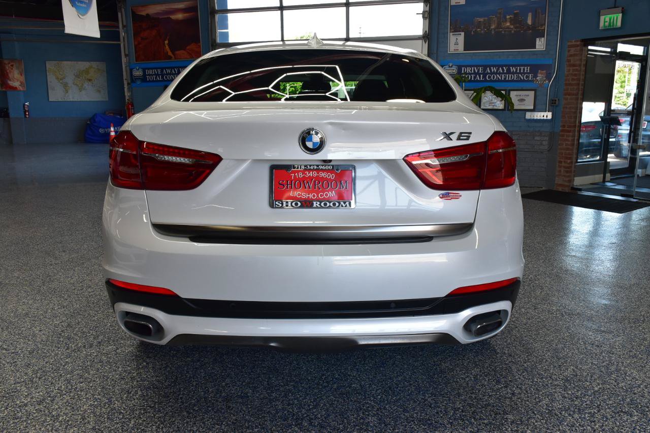 Used 2019 BMW X6 xDrive35i w/ Premium Package Essential AWD/4WD image 4