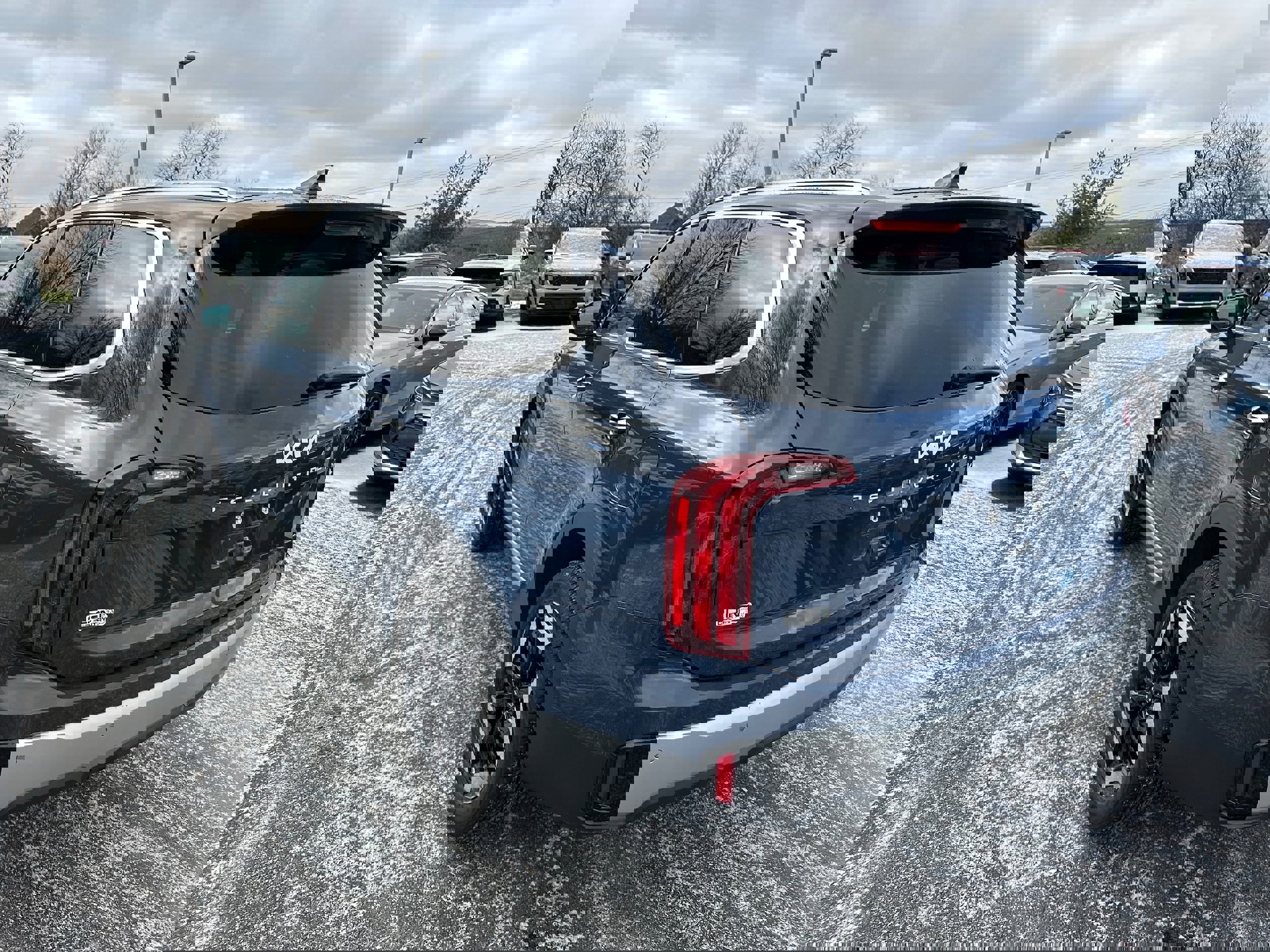 Used 2023 Kia Telluride S image 7