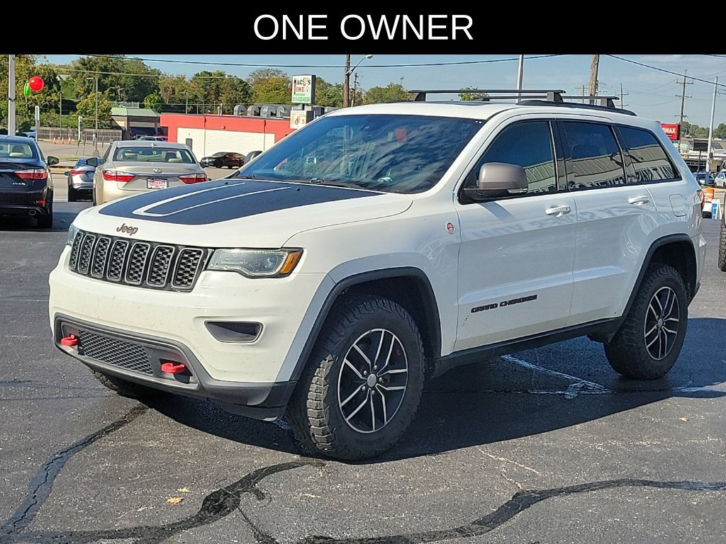 Used 2018 Jeep Grand Cherokee Trailhawk w/ Trailhawk Luxury Group AWD/4WD image 2