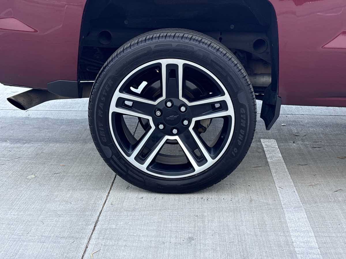 Used 2017 Chevrolet Silverado 1500 LTZ w/ LTZ Plus Package RWD image 9