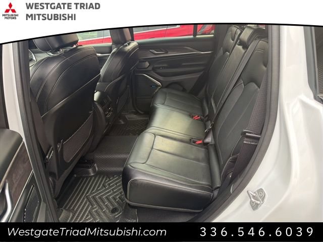 Used 2023 Jeep Grand Cherokee Overland AWD/4WD image 17