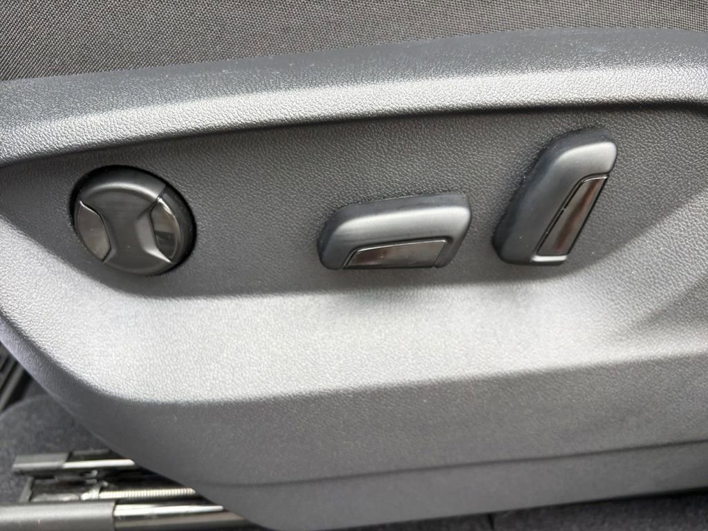 Certified 2026 Volkswagen Atlas SE FWD image 25