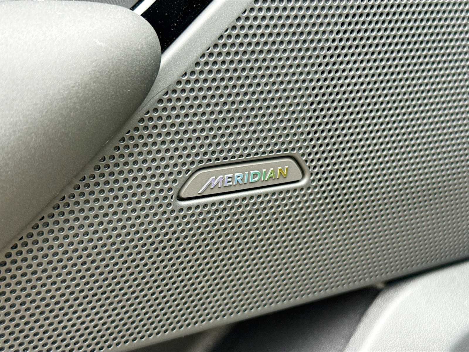 Used 2026 Land Rover Range Rover Velar Dynamic SE AWD/4WD image 18