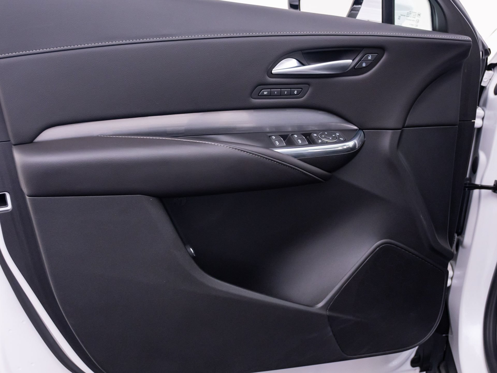 Certified 2024 Cadillac XT4 Premium Luxury w/ Technology Package FWD image 15