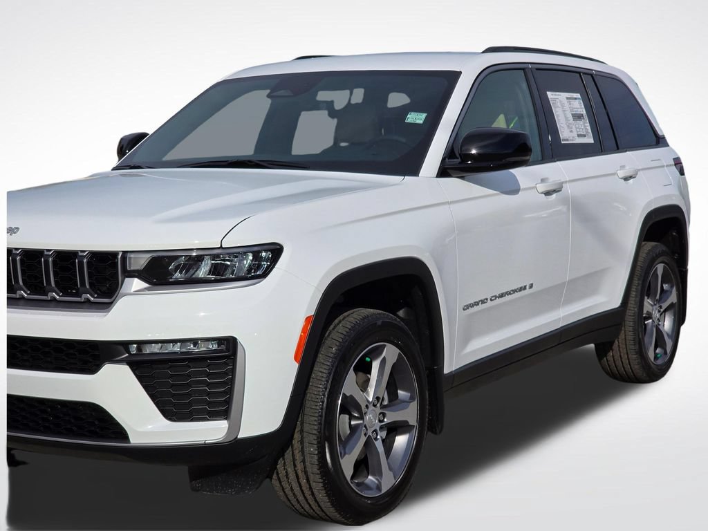New 2026 Jeep Grand Cherokee Limited w/ Trailer Tow Package AWD/4WD image 42