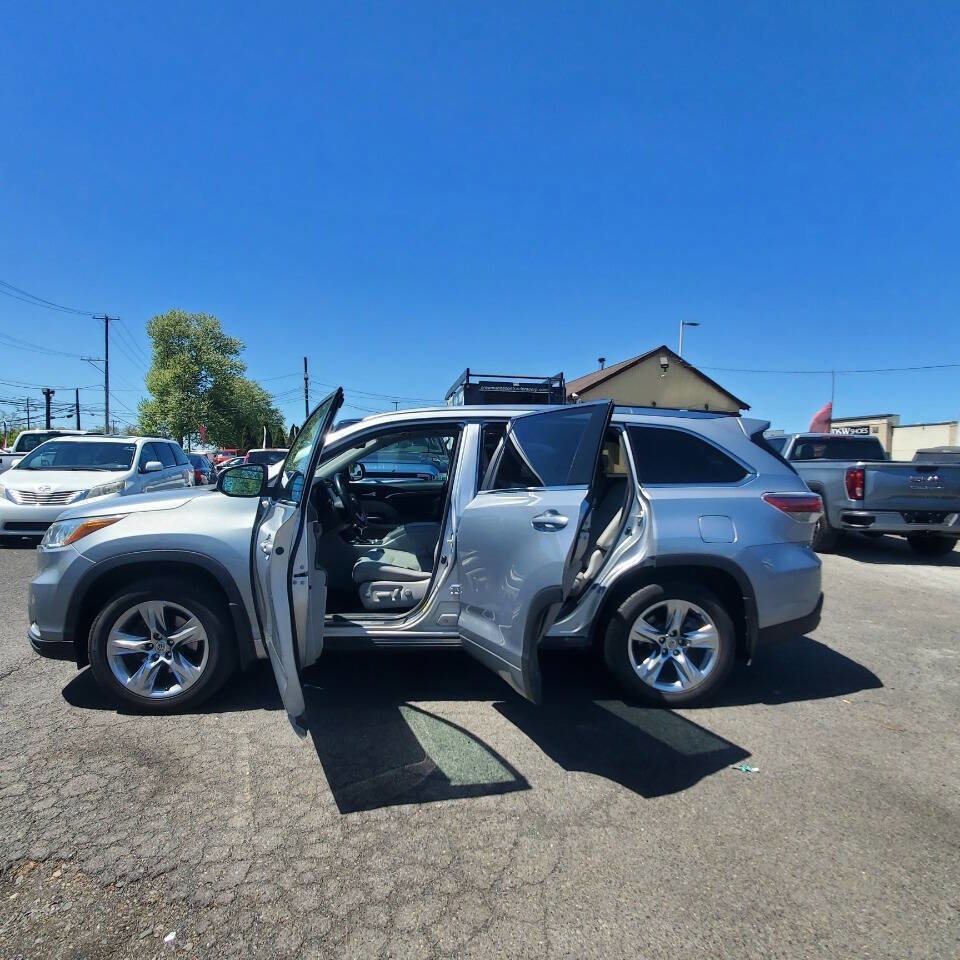 Used 2015 Toyota Highlander Limited AWD/4WD image 9