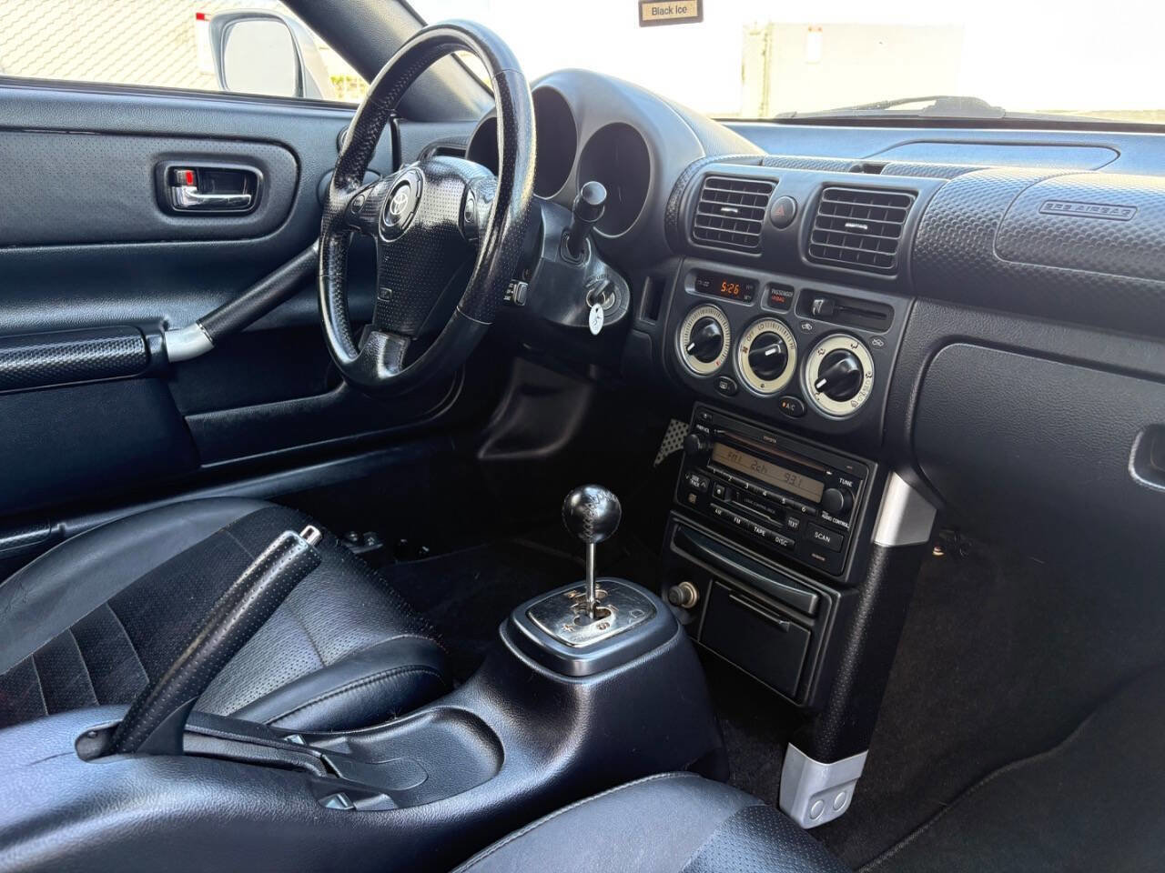 Used 2003 Toyota MR2 RWD image 18