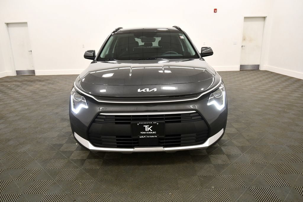 Certified 2025 Kia Niro EX FWD image 11