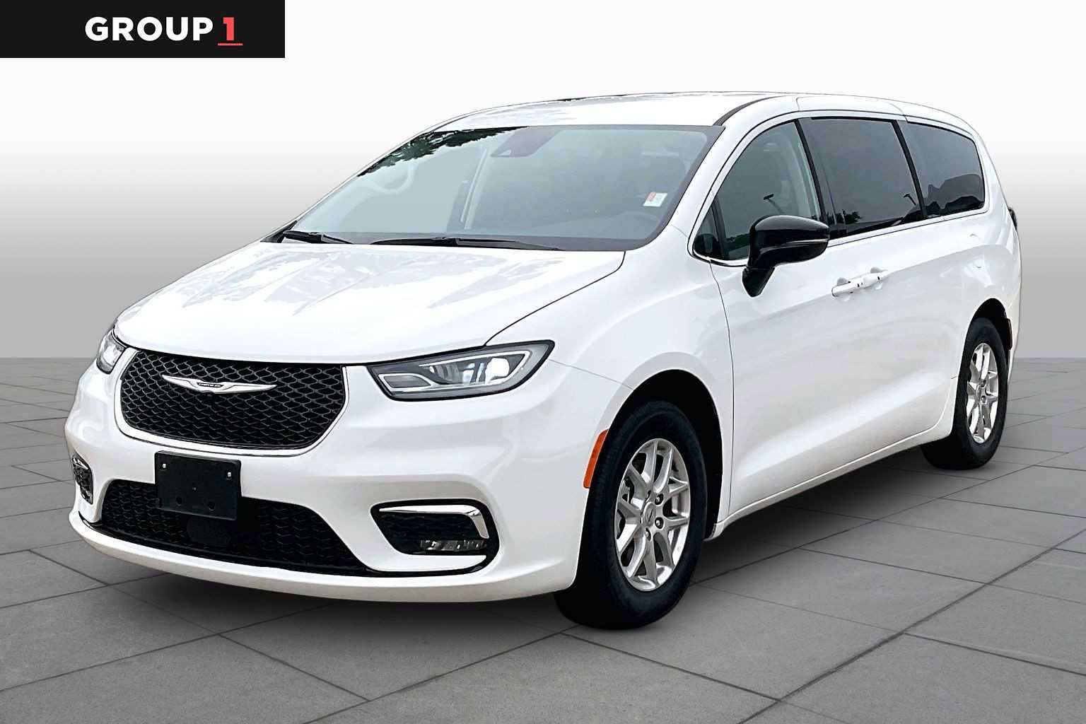 Used 2024 Chrysler Pacifica Touring-L