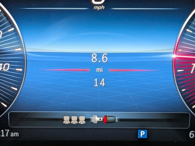 Used 2026 Mercedes-Benz GLB 250 4MATIC image 10