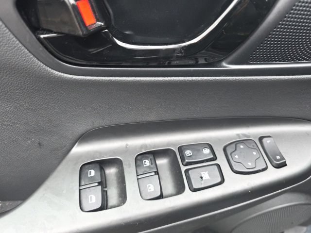 Used 2019 Hyundai Kona Ultimate FWD image 12