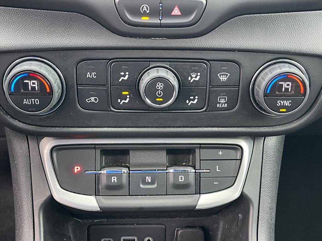 Used 2022 GMC Terrain SLE w/ Driver Convenience Package image 10