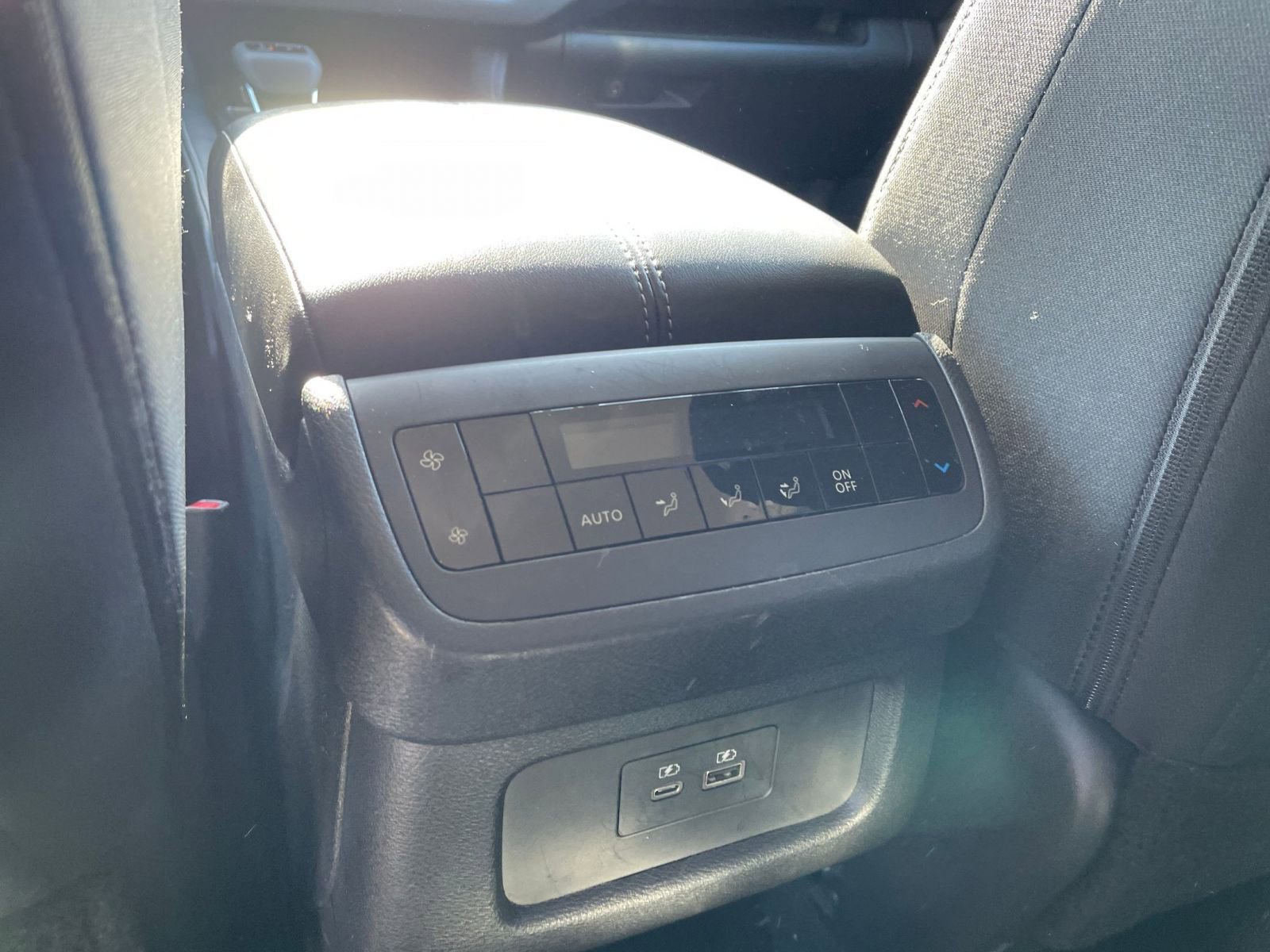 Used 2025 Nissan Pathfinder SV image 24