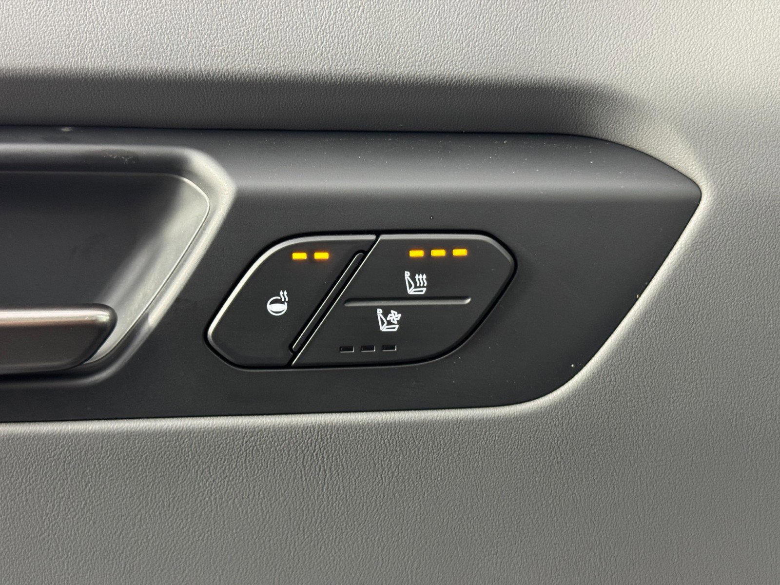 Used 2024 Kia EV9 Wind image 17