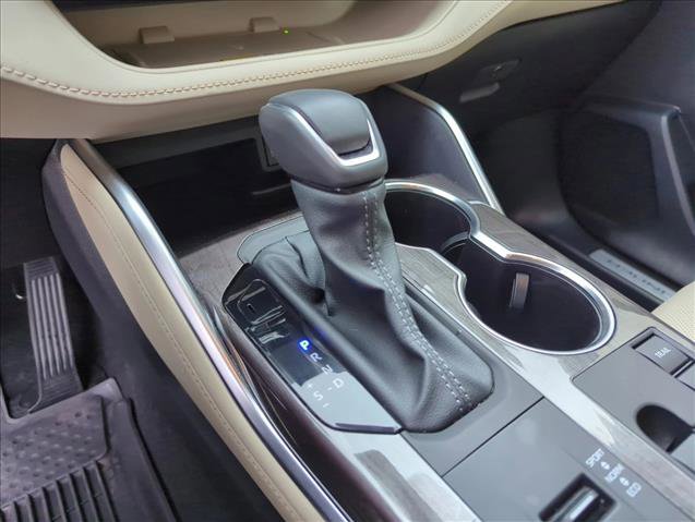Used 2024 Toyota Highlander Limited image 11