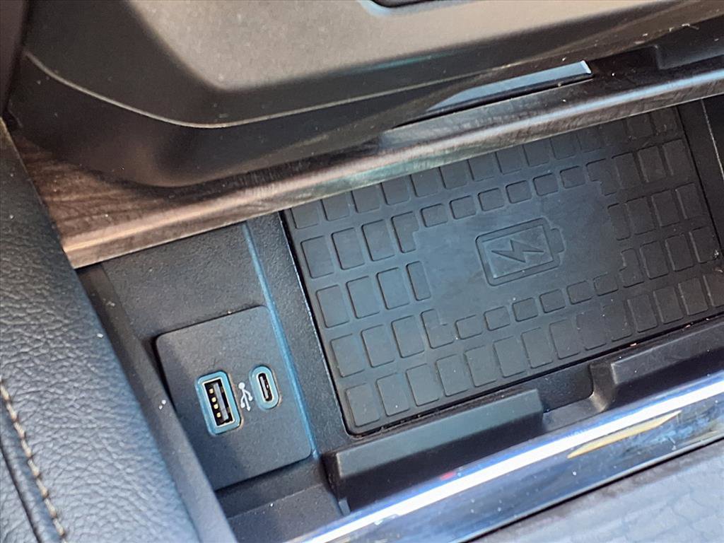 Used 2021 Ford Expedition Limited image 9