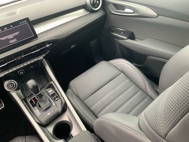 Used 2024 Alfa Romeo Tonale Veloce w/ Premium Interior Package image 20