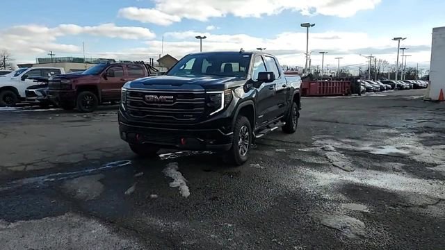Used 2024 GMC Sierra 1500 AT4 w/ AT4 Preferred Package AWD/4WD image 2