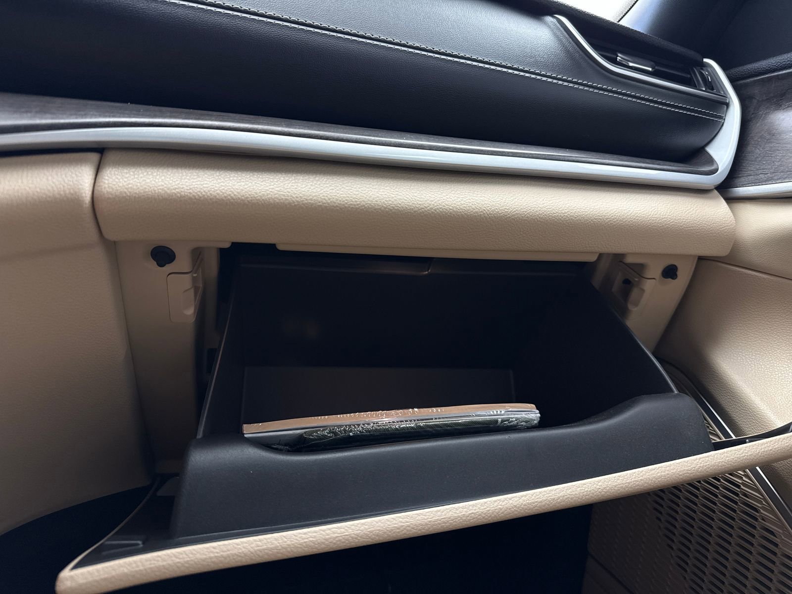 Used 2025 Jeep Grand Cherokee Limited w/ Black Appearance Package image 34