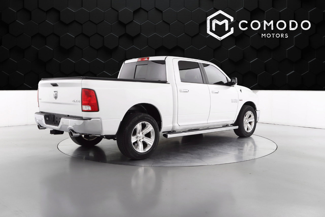 Used 2017 RAM 1500 Classic SLT w/ SLT Plus D￩cor Group image 3