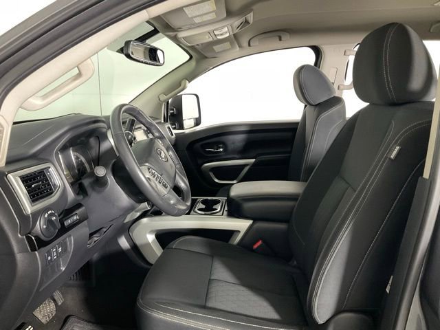 Used 2018 Nissan Titan SV w/ SV Convenience Package image 27