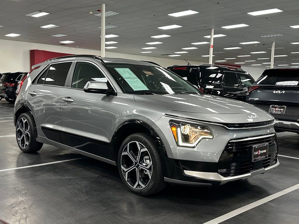 Used 2023 Kia Niro EX Touring image 9