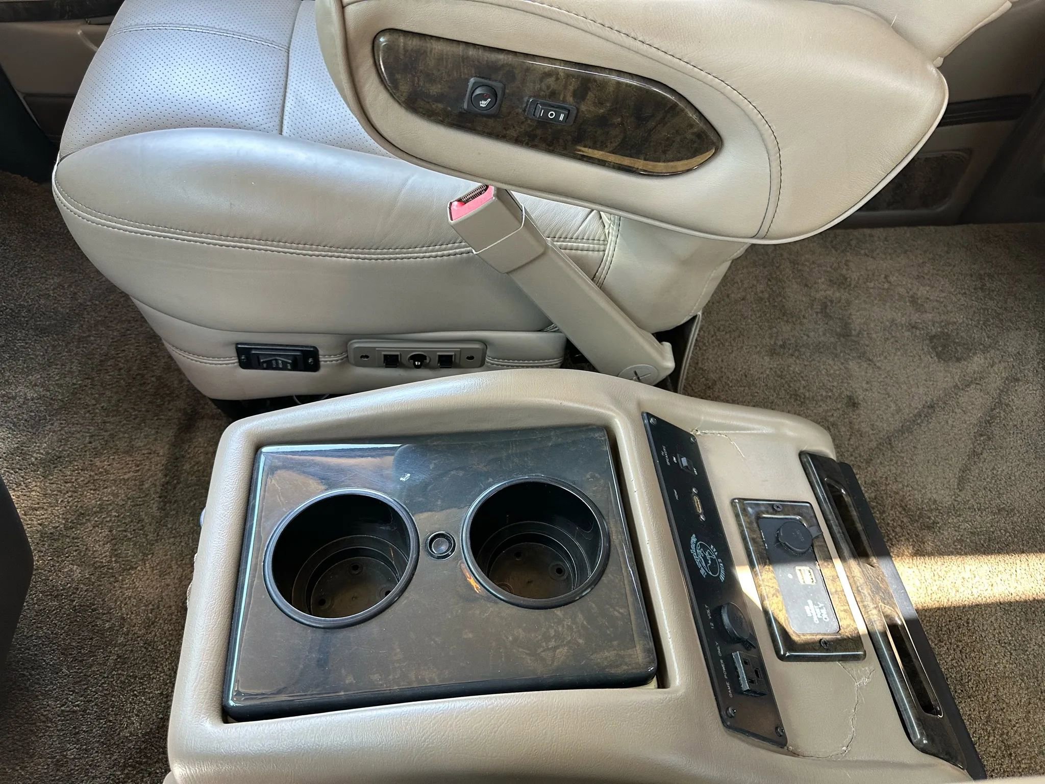 Used 2015 Chevrolet Express 2500 Extended image 14