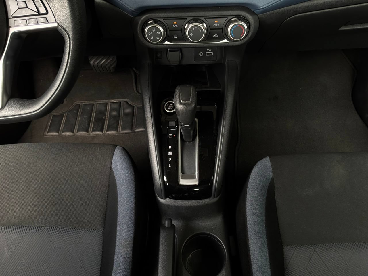 Used 2025 Nissan Versa SV FWD image 14