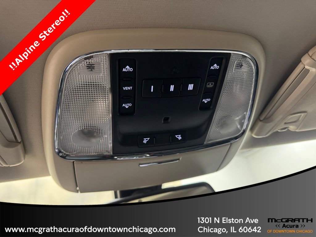 Used 2015 Chrysler 300 C image 30