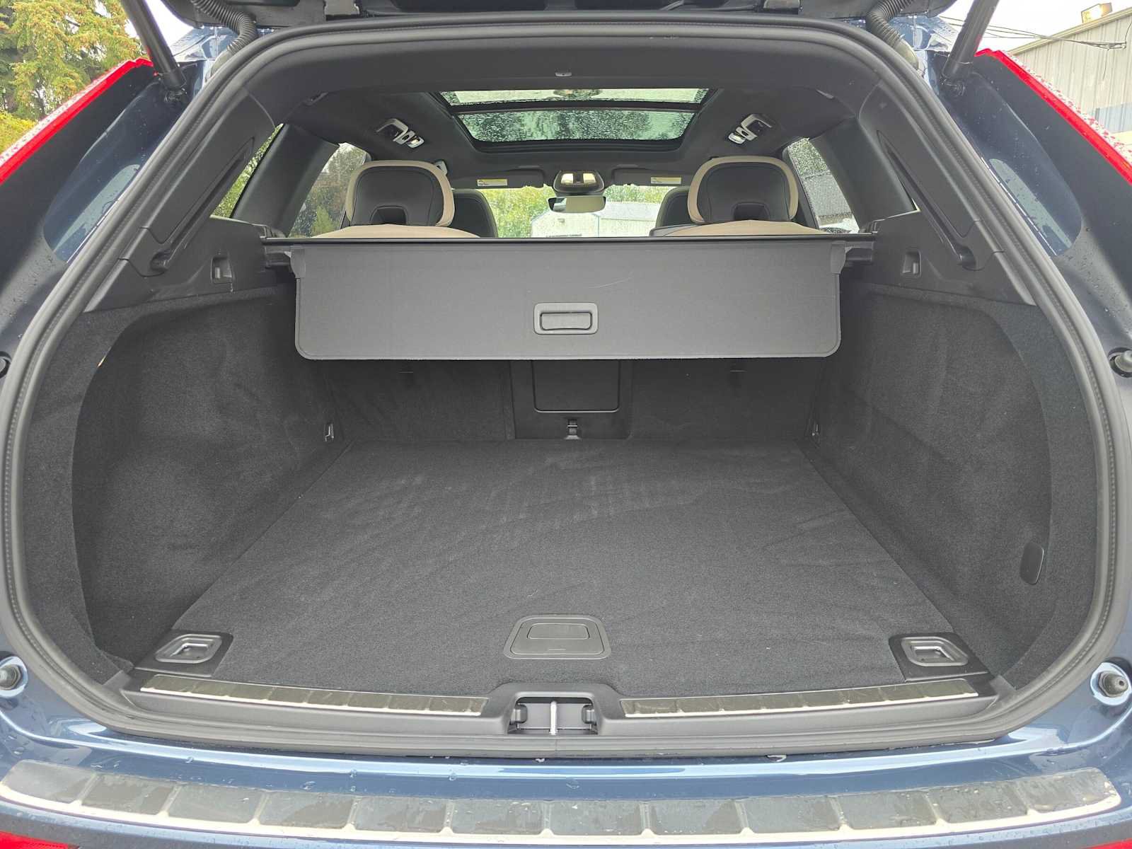 Used 2026 Volvo XC60 B5 Plus w/ Protection Package Premier AWD/4WD image 14