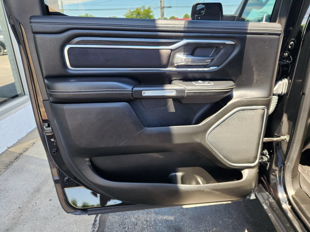 Used 2023 RAM 1500 Laramie AWD/4WD image 16