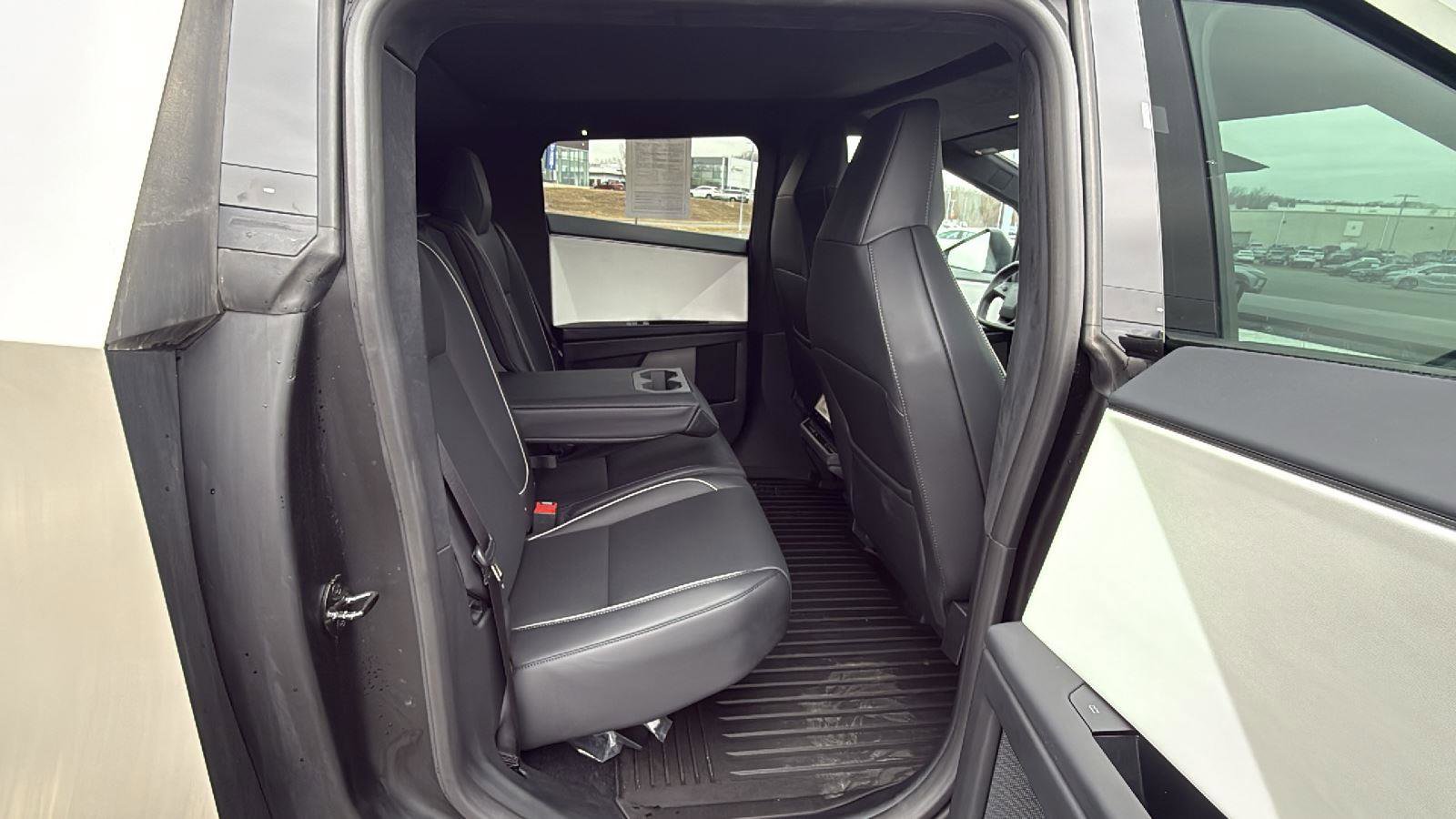 Used 2024 Tesla Cybertruck AWD Crew Cab image 20