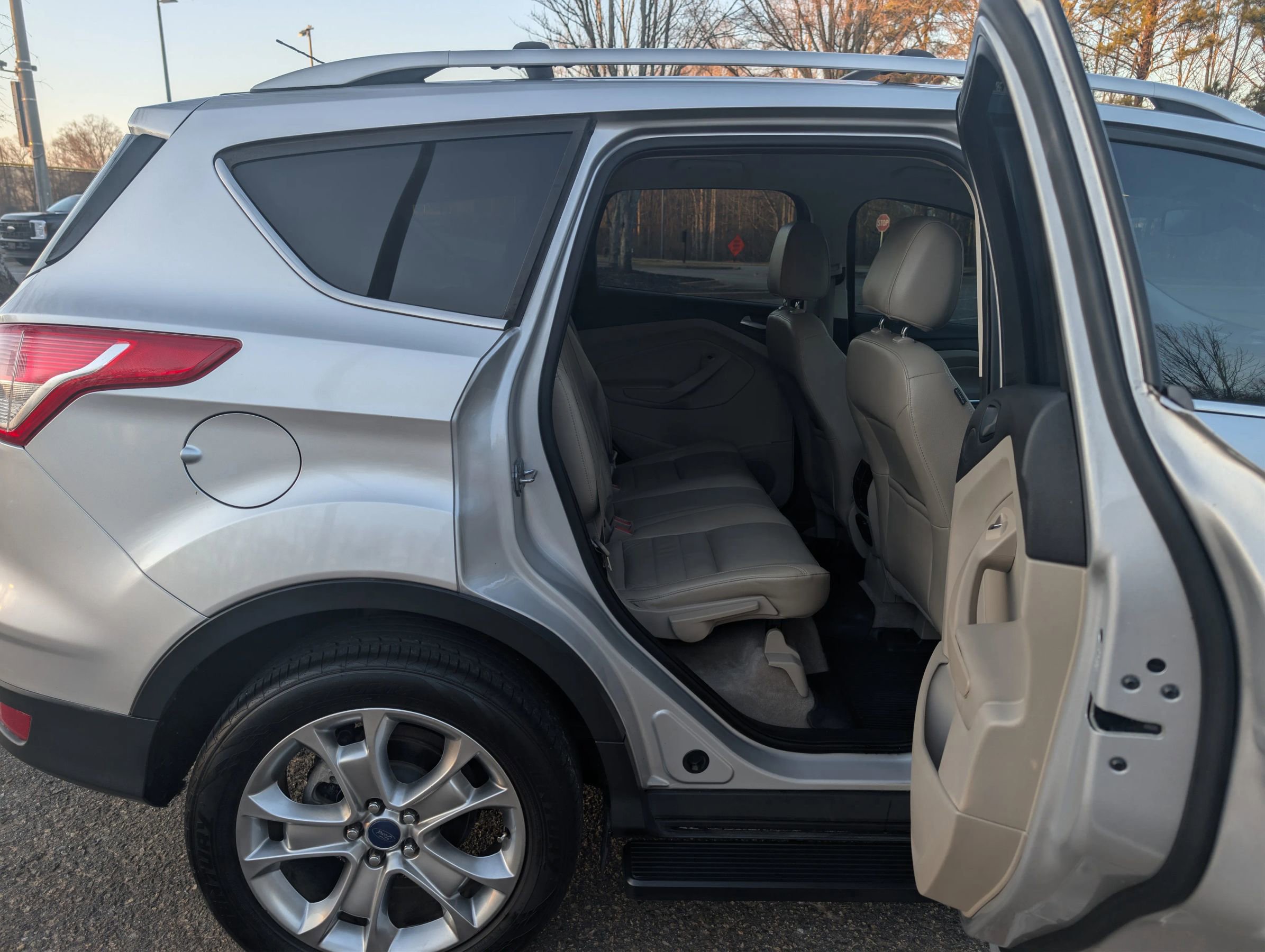Used 2015 Ford Escape Titanium image 12