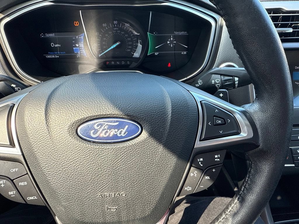 Used 2018 Ford Fusion SE w/ Fusion SE Technology Package FWD image 26