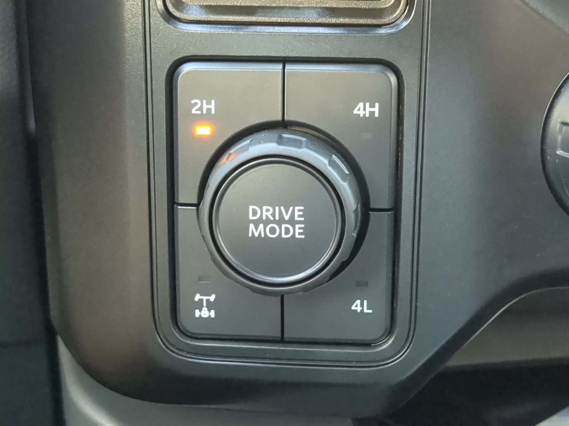Used 2025 Ford F250 Lariat w/ Black Appearance Package AWD/4WD image 63