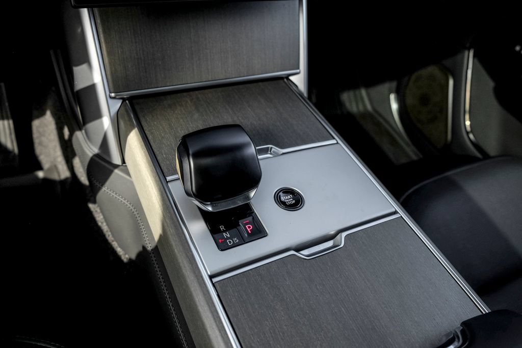 New 2026 Land Rover Range Rover SV AWD/4WD image 16