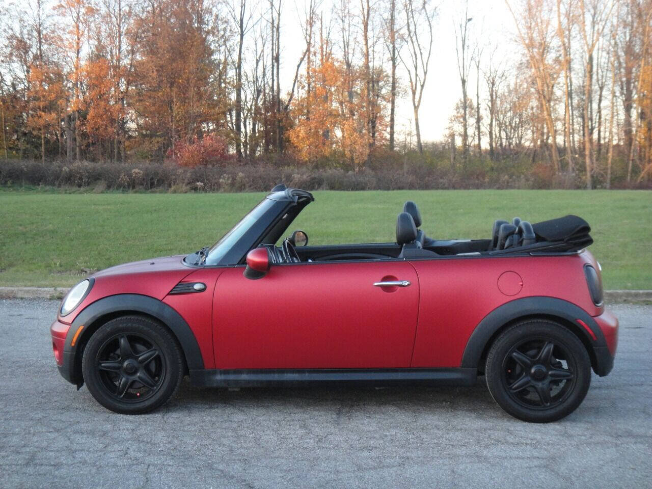 Used 2010 MINI Cooper Convertible FWD image 7