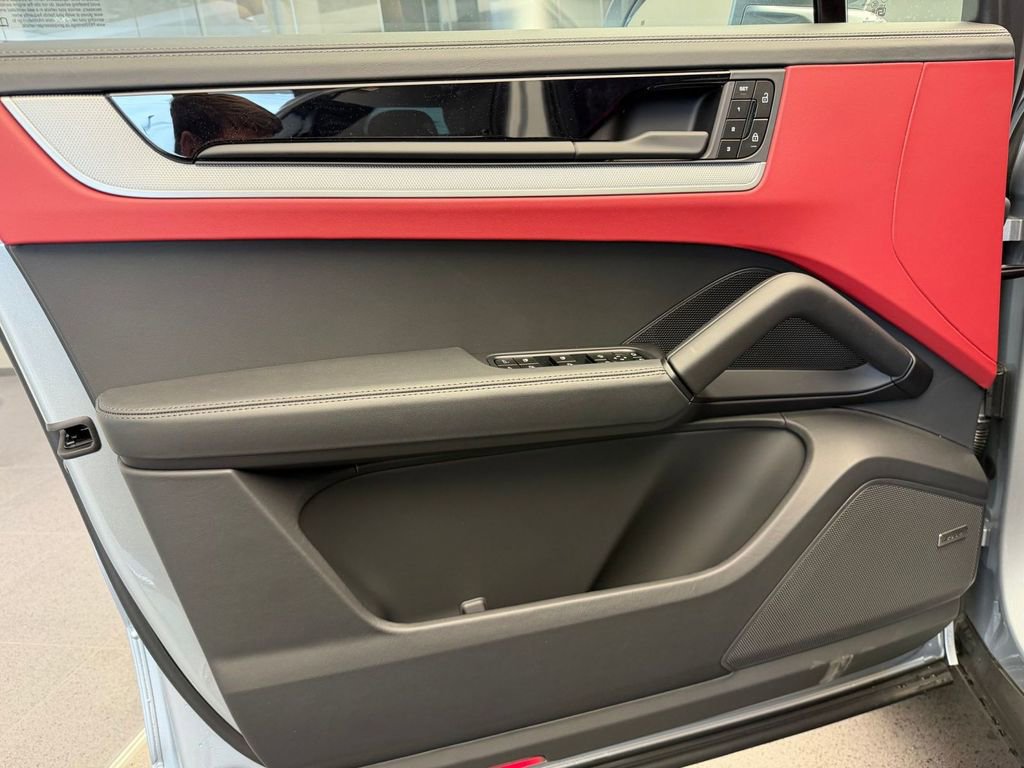 New 2026 Porsche Cayenne Coupe AWD/4WD image 23