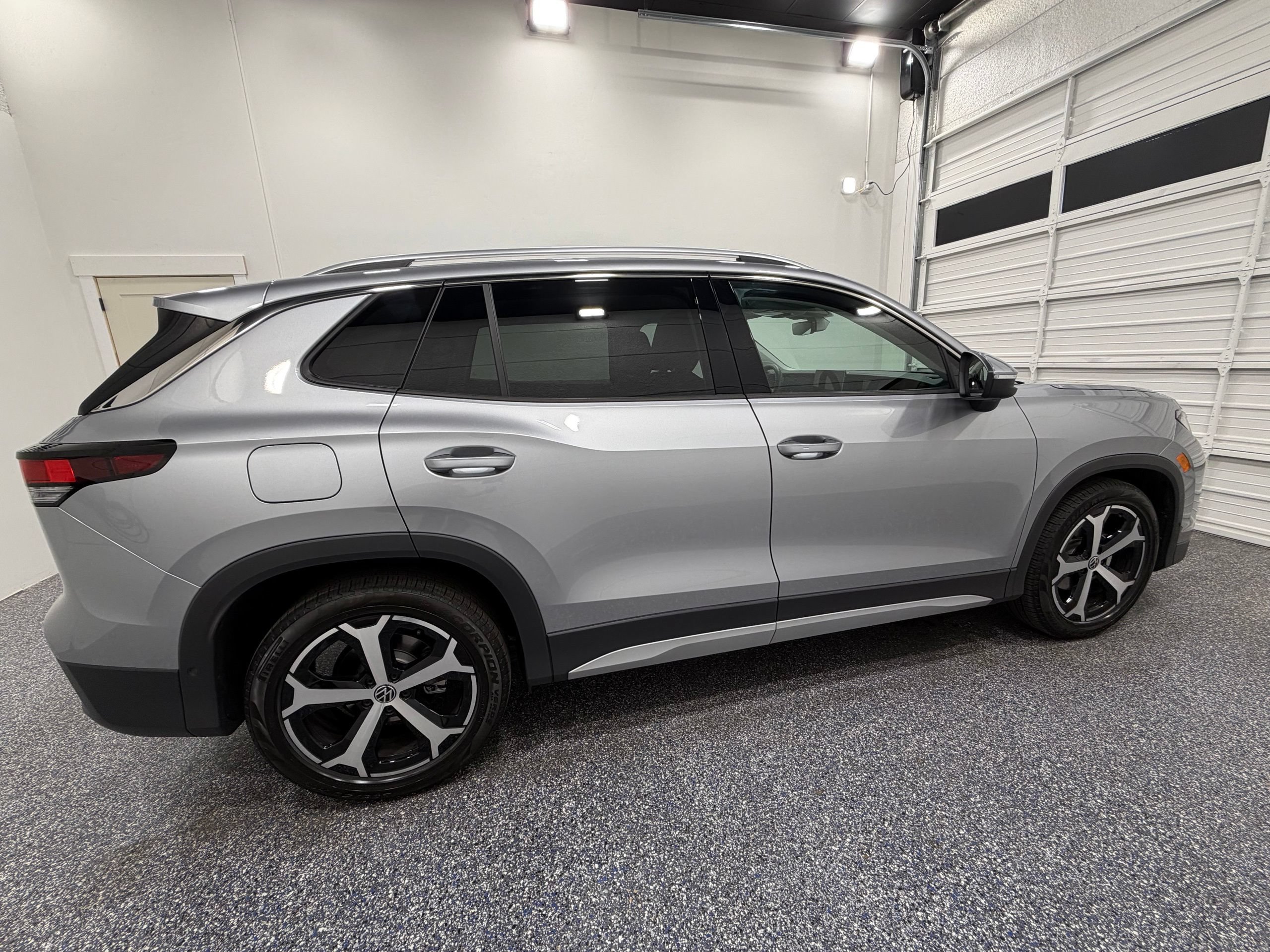 Used 2026 Volkswagen Tiguan SE FWD image 7