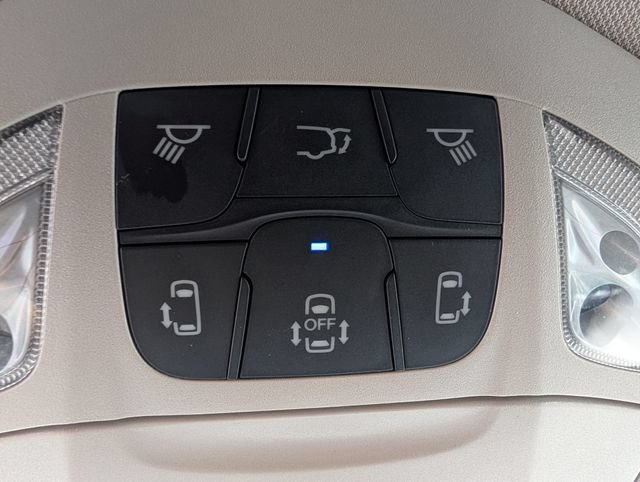 Used 2023 Chrysler Voyager LX FWD image 30