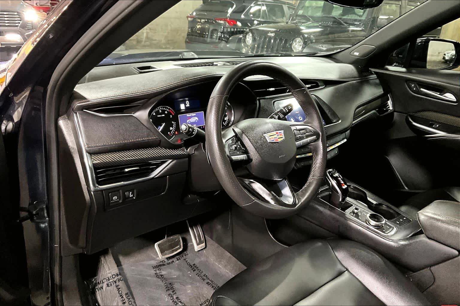 Used 2022 Cadillac XT4 Sport w/ Enhanced Visibility Package FWD image 18