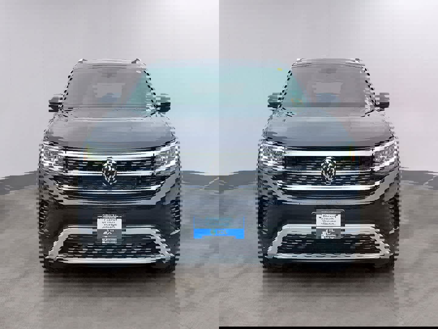 Used 2023 Volkswagen Atlas Cross Sport SE image 2