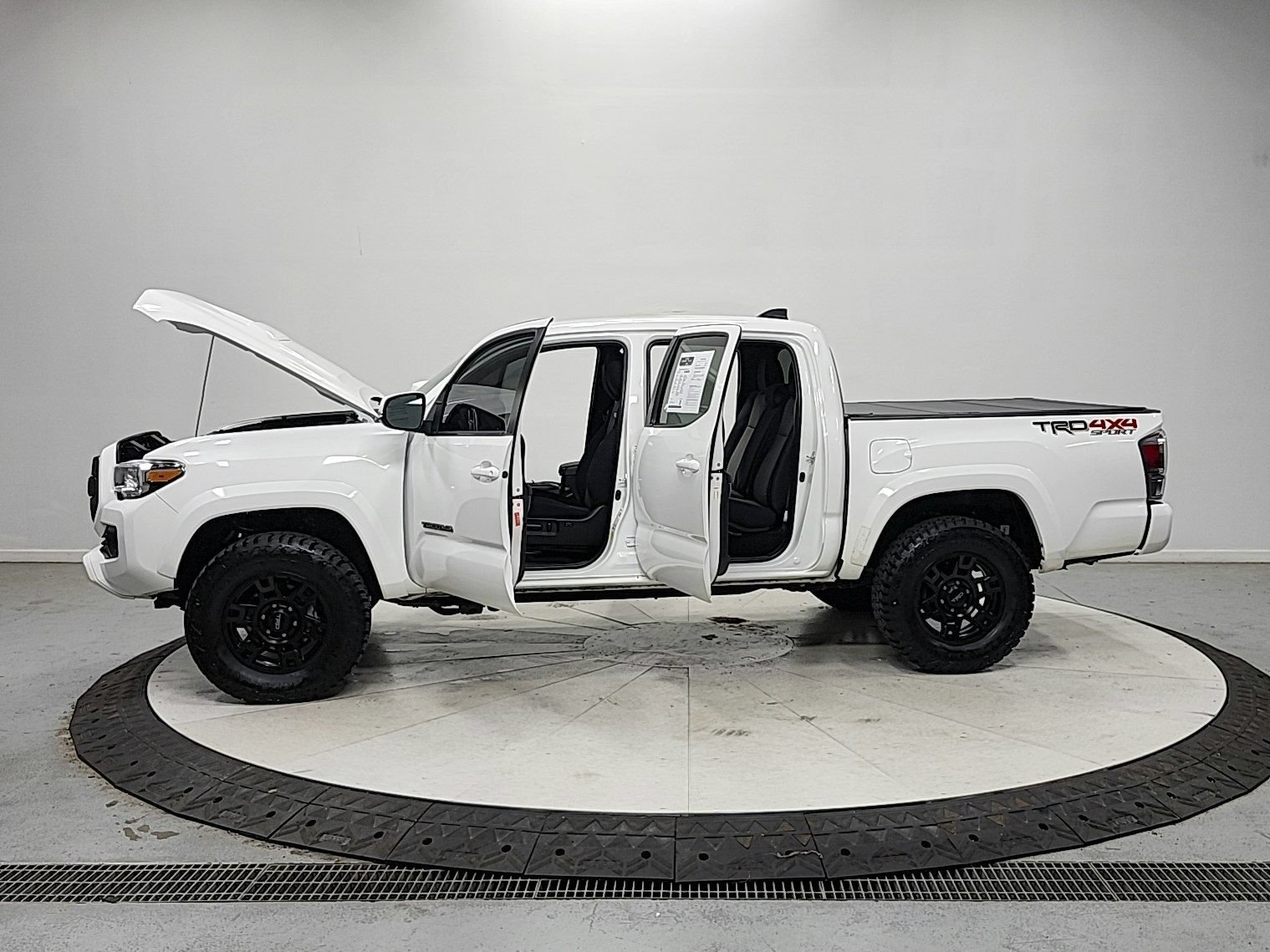 Used 2023 Toyota Tacoma TRD Sport w/ Technology Package AWD/4WD image 13